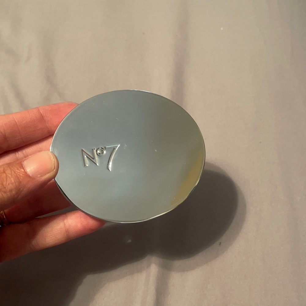 No7 Finishing Powder